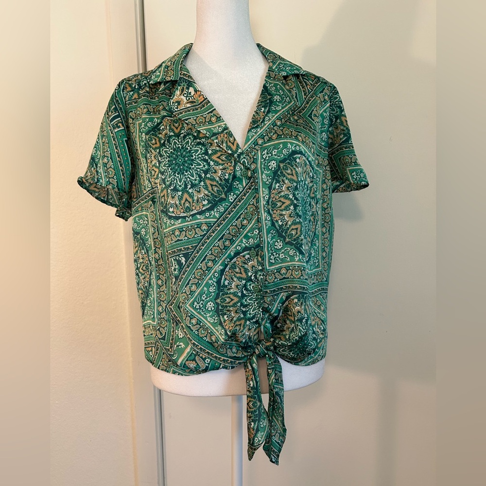 ÉCLAIR Gorgeous Green Blouse with a Fun Sophisticated Style